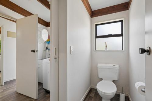 Ward Cottage - Wanaka Holiday Home - image 5