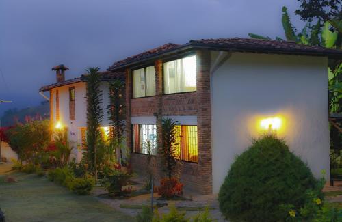 Exterior view, Inn Casa Blanca in Tabay