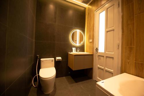 room detail thumbnail 2