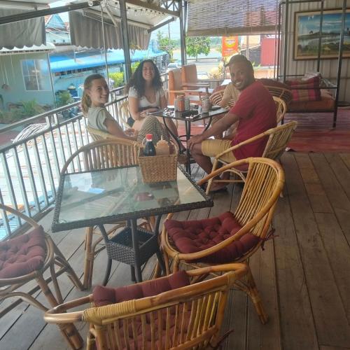 restavracija, Nomad Guesthouse in Kratie