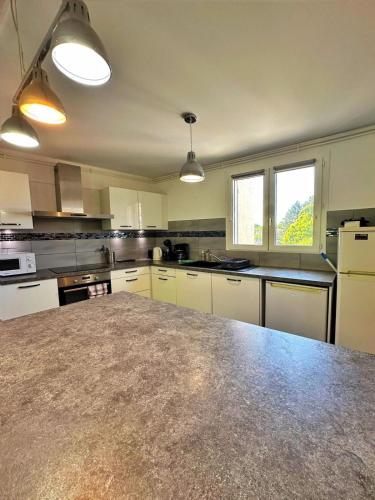 Duplex with Jacuzzi and parking Close to Disney in Lognes