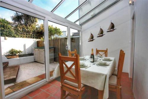 Facilities, Lighthouse Cottage in Trevarrian
