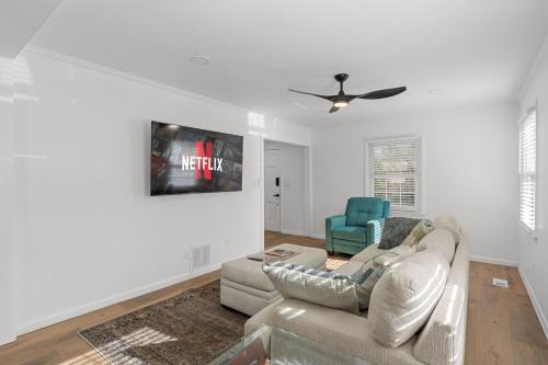 Newly Renovated 4BR Home with Game Room Near Truist Park & The Battery in Smyrna (GA)