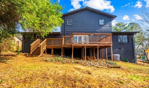 Vue extérieure, Newly Renovated 4BR Home with Game Room Near Truist Park & The Battery in Smyrna (GA)