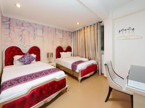 room detail thumbnail 1
