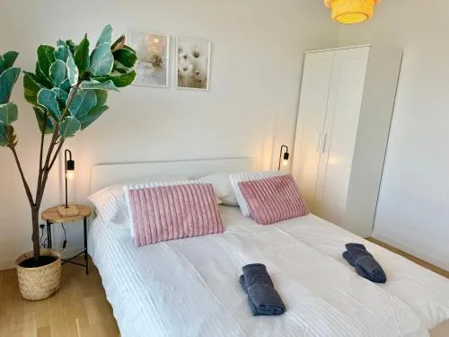 Modern Apartment with Balcony near SCS in Wiener Neudorf, Österreich