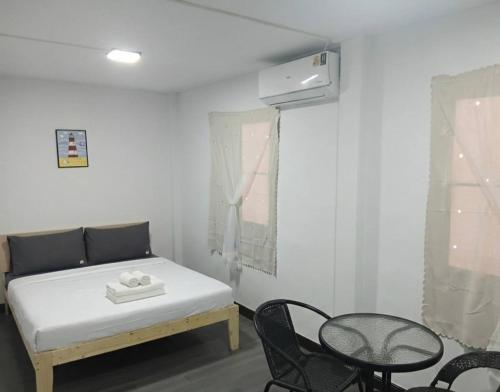Middle Road Hostel - Koh Samui