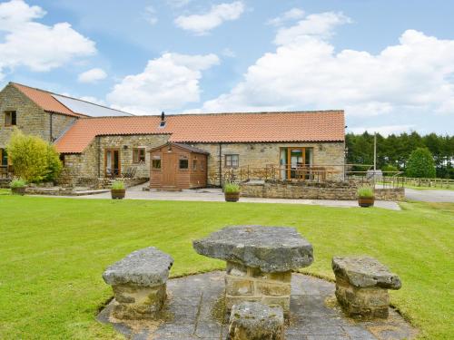 Exterior view, Clothfair in Stape