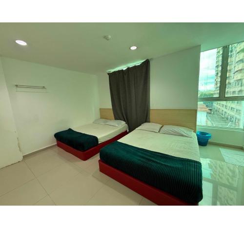 room detail thumbnail 2