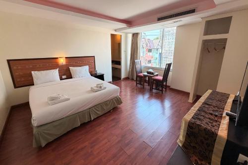 room detail thumbnail 0