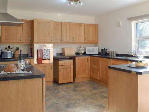 酒店外观, Rowan Cottage - Uk30602 in 桑德海德