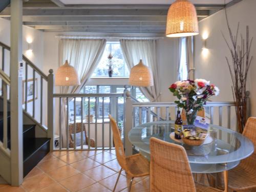 設施, Millstream - Uk1532 in 阿爾斯通鎮中心