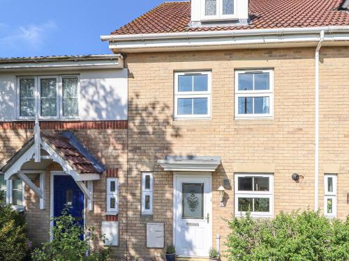 Exterior view, 28 Anchorage Way in Whippingham and Osborne