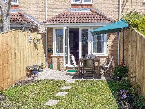 Exterior view, 28 Anchorage Way in Whippingham and Osborne