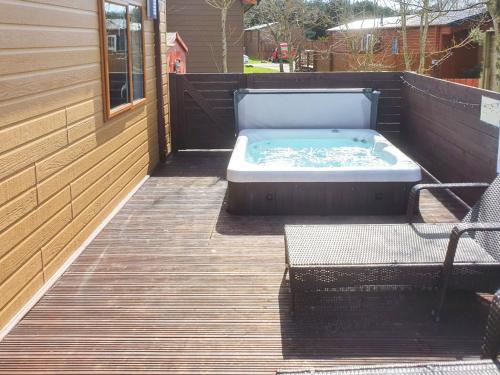 熱水浴缸, Bluebell Lodge - Ukc5526 in 爾肖特