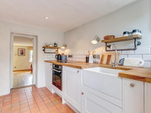 Kitchen, Bella's Cottage in Stiffkey