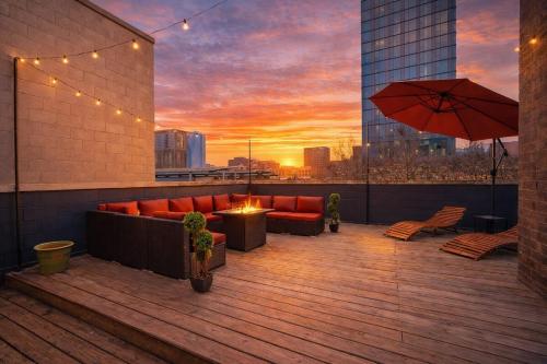 Huge 5BR Heart of Fulton Market Duplex of Dreams – khách sạn tại West Loop