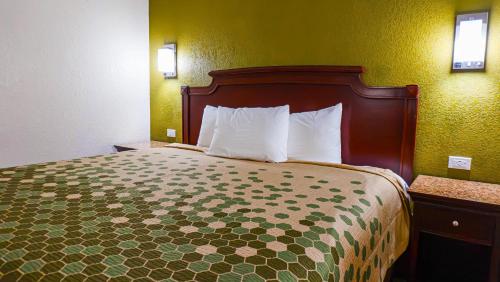 Rodeway Inn&Suites Fort Jackson - Hotel - Columbia