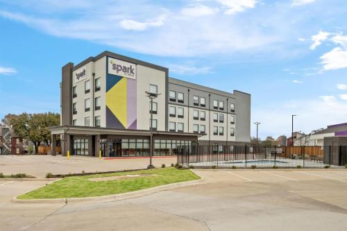 Buitenkant, Spark by Hilton&nbsp;Garland Dallas East in Garland
