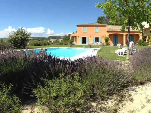 Spacious family villa with pool and views over the rolling countryside gîte à louer Villemus