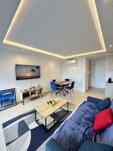 AZUR, moderne et proche plage