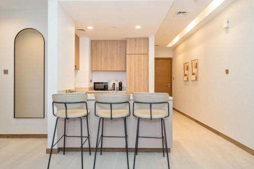 Designer 1BR Apt and Fully Eqquiped - image 11