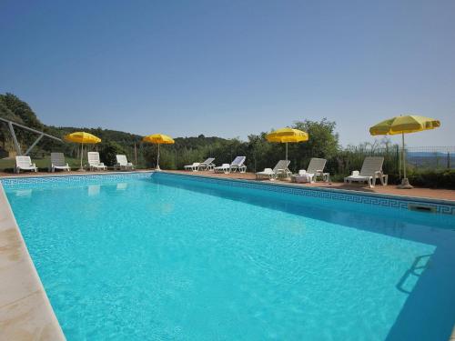  Farmhouse in Paciano with Swimming Pool Roofed Terrace BBQ, Pension in Paciano