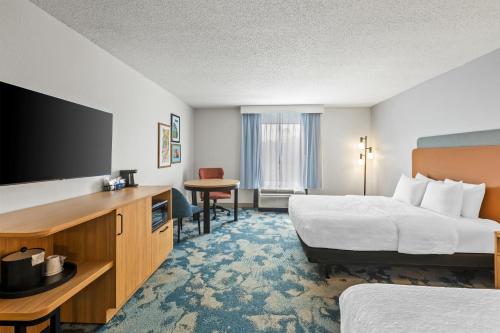Hampton Inn Carrollton - image 39