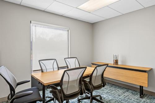 Hampton Inn Carrollton - image 38