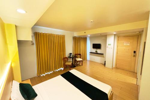 room detail thumbnail 1