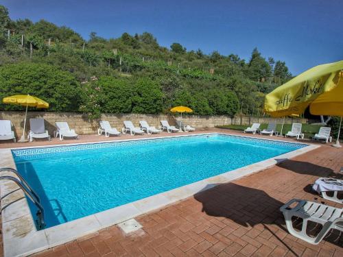  Cozy Farmhouse in Paciano with Swimming Pool, Pension in Paciano