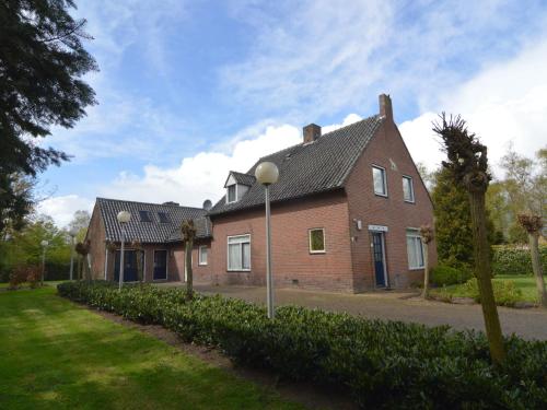  Lovely group home with lots of privacy ideal for families and friends, Pension in Valkenswaard bei Riethoven