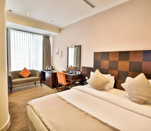 room detail thumbnail 1