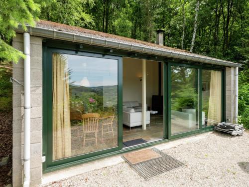  Great spacious holiday home in a tranquil holiday park, Pension in Stavelot