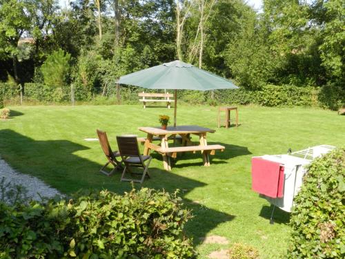 Rural g te surrounded by fruit trees