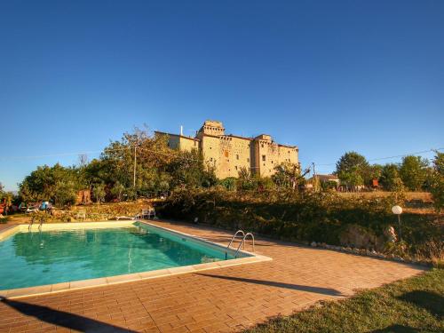 Castle in Gualdo Cattaneo with Swimming Pool,Garden,Bicycles gîte à louer Bastardo