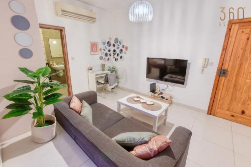 Cosy 1BR Home in the Heart of St Julians with WiFi – khách sạn tại Ta' Giorni