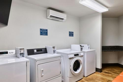 SpringHill Suites Prescott - image 27