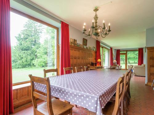 Sunny holiday home in Stavelot