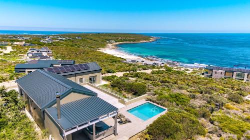 A szálláshely kívülről, Solar-Powered Villa - Oceanview Wildlife Estate Retreat in Birkenhead