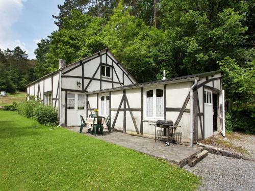  Beautiful Holiday Home with Garden near Forest in Belvaux in Belvaux