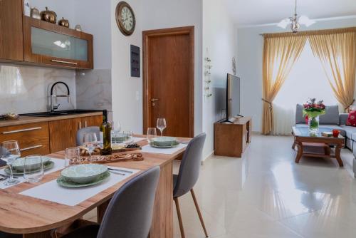 The Little Green House in Kremasti Rhodes - Μαρίτσα