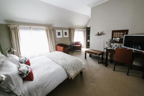 Forest Hotel - image 9