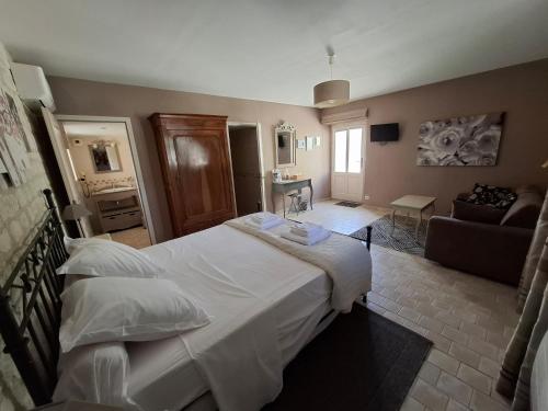 Les Laurielles in Meigne ciems