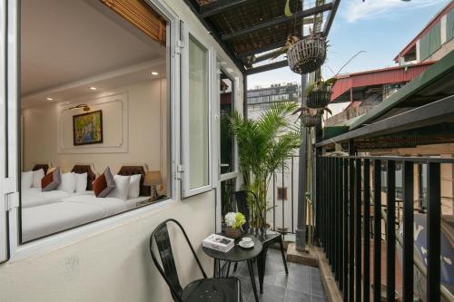 room detail thumbnail 1