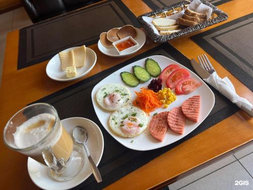Ételek és italok, Pride Hotel in Taraz