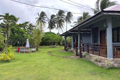 Shat's Guesthouse Siargao near Beach