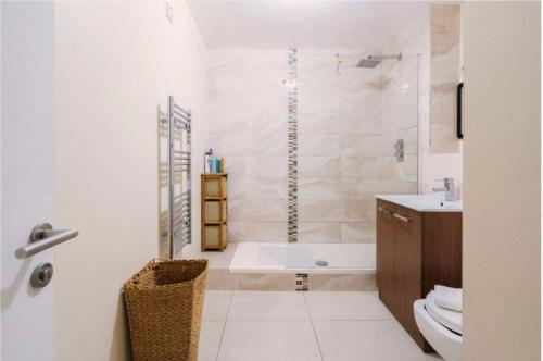 Modern 2 Bedroom Apartment in Central Dublin - main image