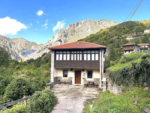 Ieeja, Casa Rural Ribota junto al Sella CRLE834 in Oseja de Sajambre