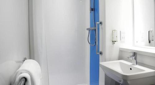 Travelodge London Kingston Upon Thames – London